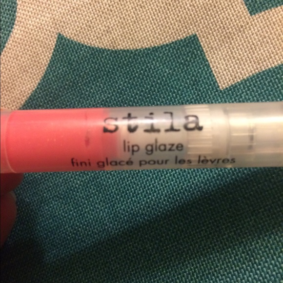 Lip gloss lipstick bundle in pink/ peach - Picture 5 of 6